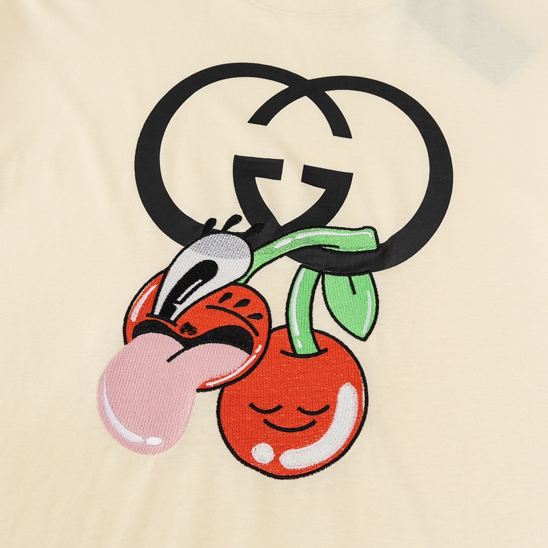 Gucci T-Shirt Style 420 detail view 3