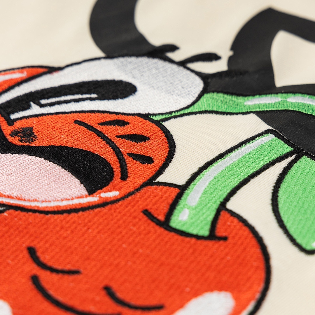 Gucci T-Shirt Style 420 detail view 5