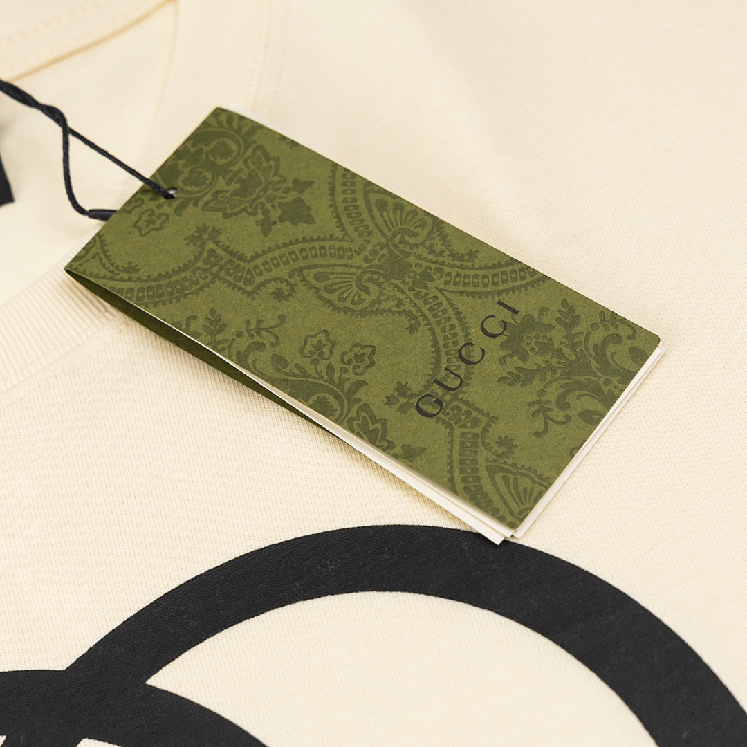 Gucci T-Shirt Style 420 detail view 7