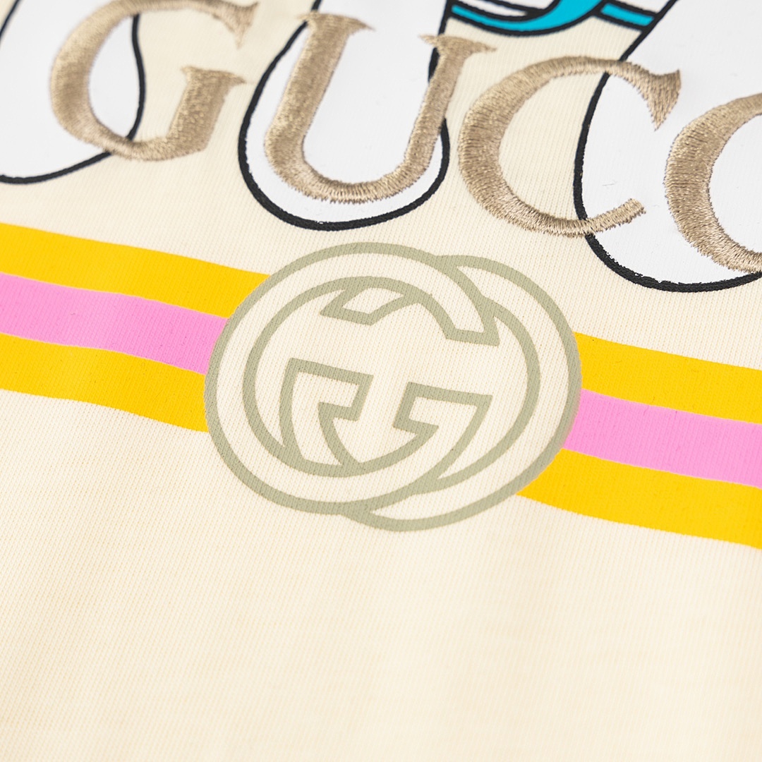 Gucci T-Shirt Style 421 detail view 3