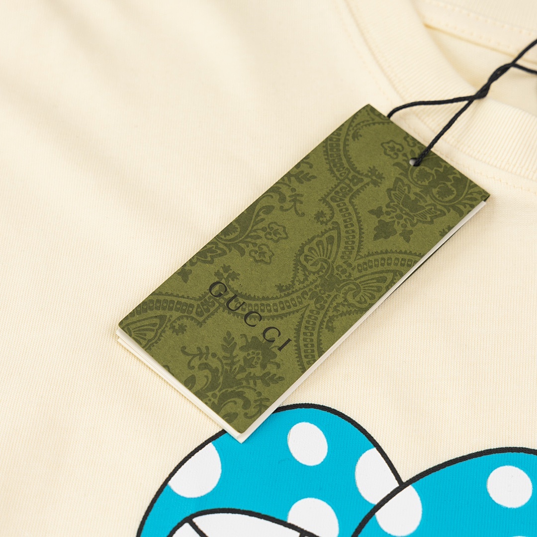 Gucci T-Shirt Style 421 detail view 4