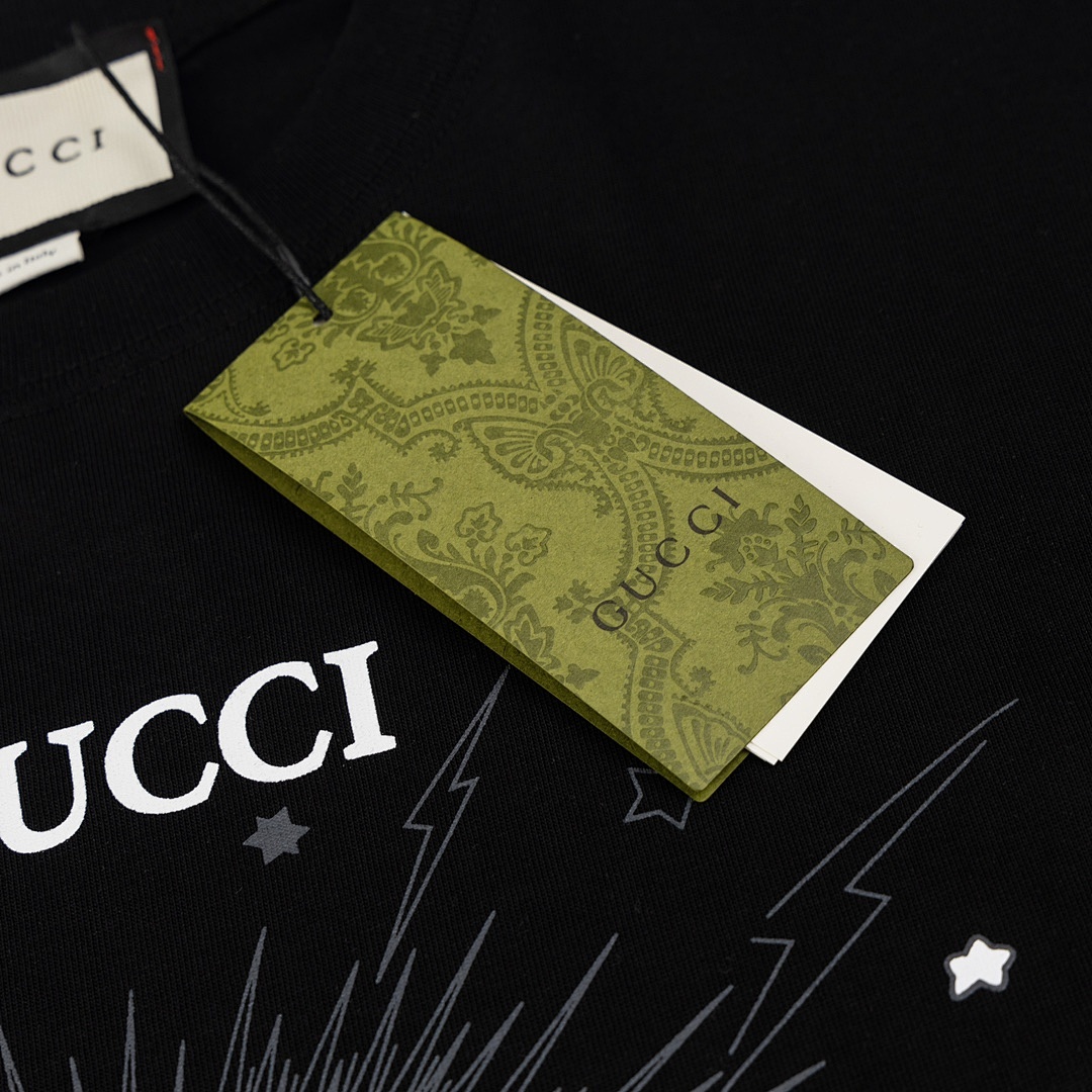 Gucci T-Shirt Style 422 detail view 1