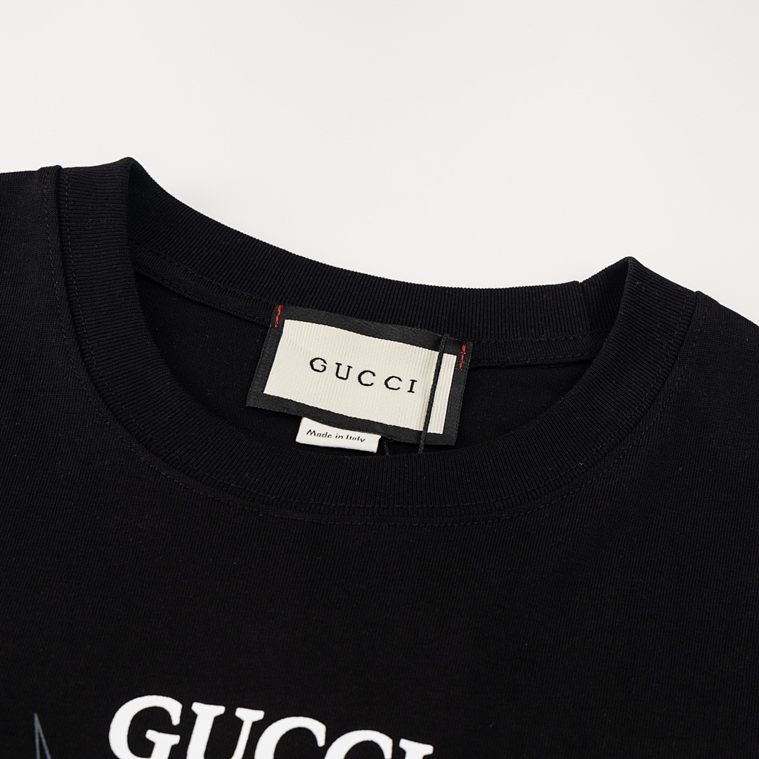 Gucci T-Shirt Style 422 detail view 4