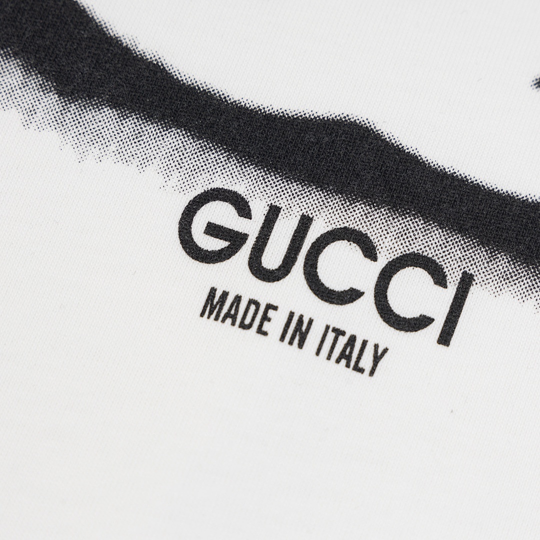 Gucci T-Shirt Style 424 detail view 1