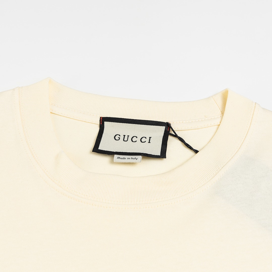 Gucci T-Shirt Style 432 detail view 3