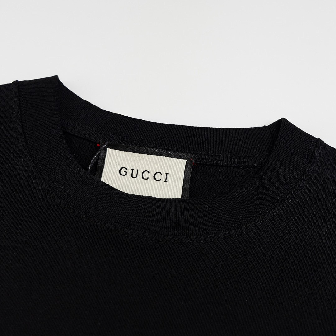 Gucci T-Shirt Style 435 detail view 4
