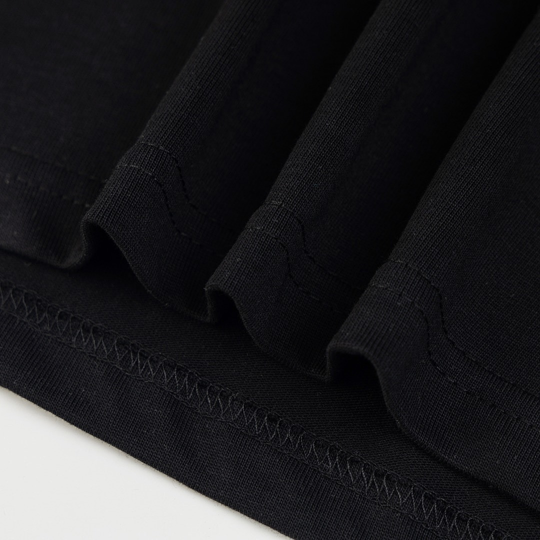 Gucci T-Shirt Style 436 detail view 2