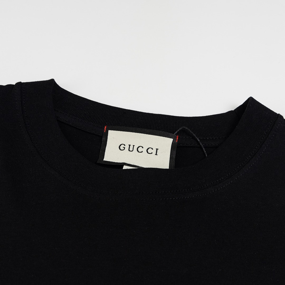 Gucci T-Shirt Style 436 detail view 4