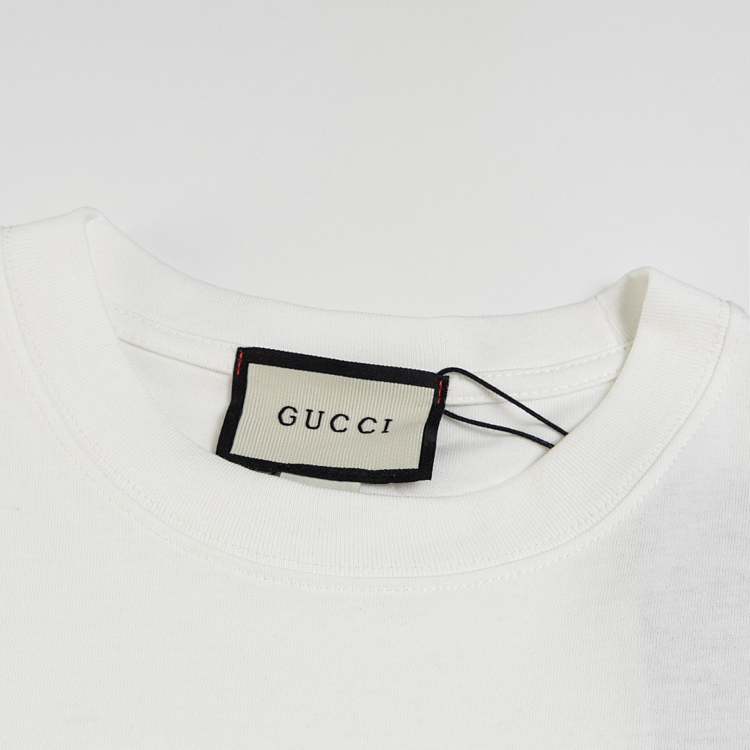 Gucci T-Shirt Style 437 detail view 2