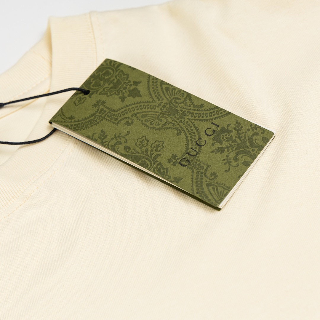 Gucci T-Shirt Style 438 detail view 3