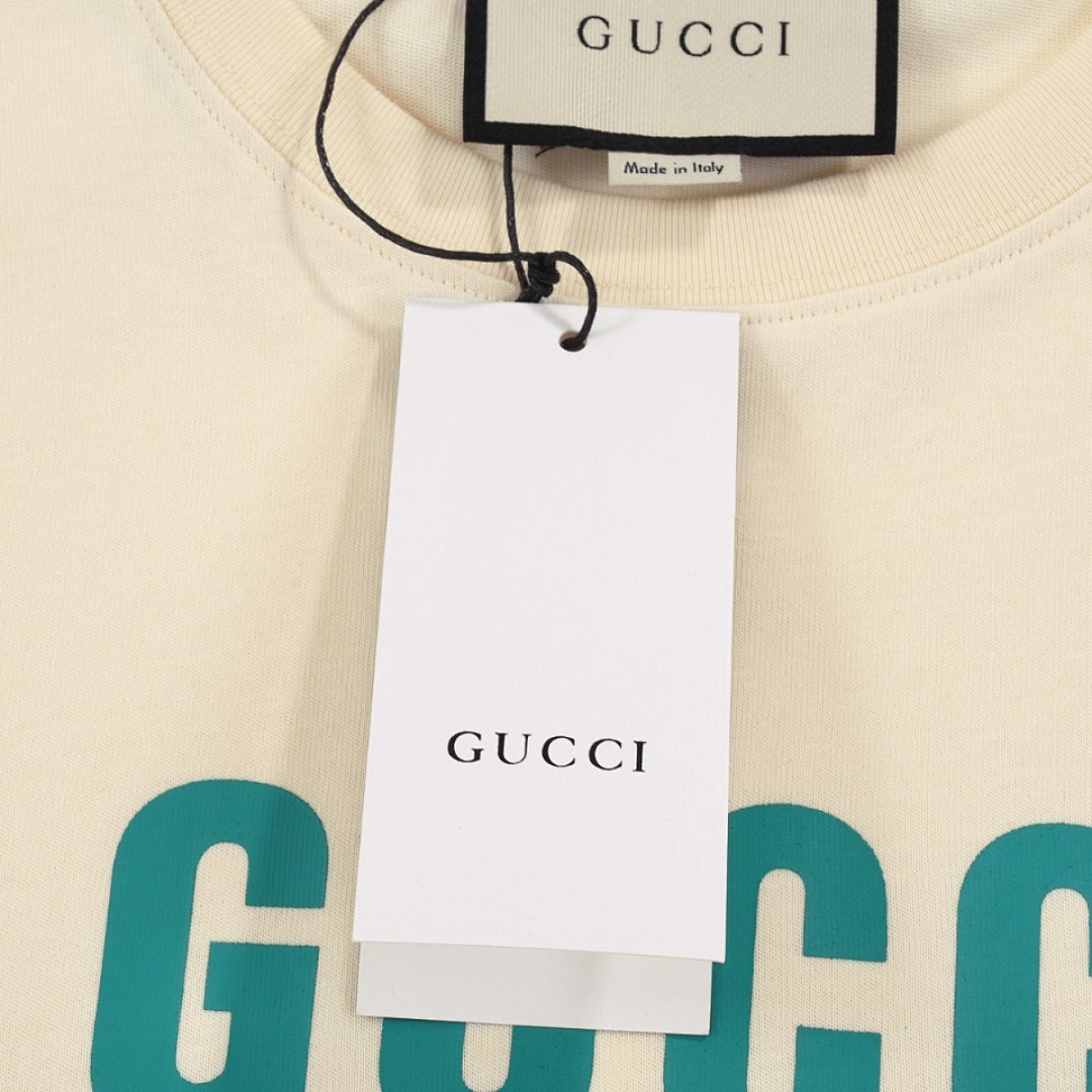 Gucci T-Shirt Style 451 detail view 1