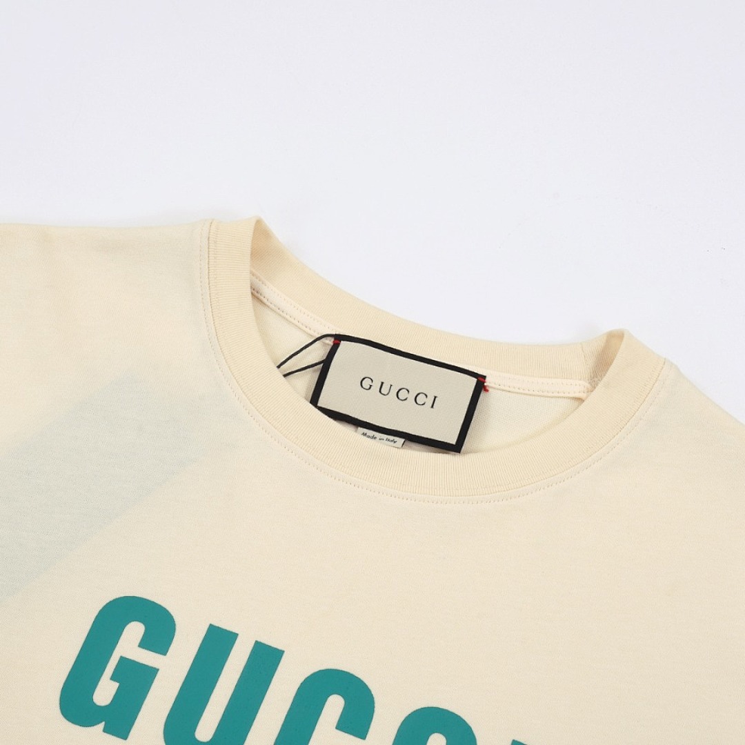 Gucci T-Shirt Style 451 detail view 5