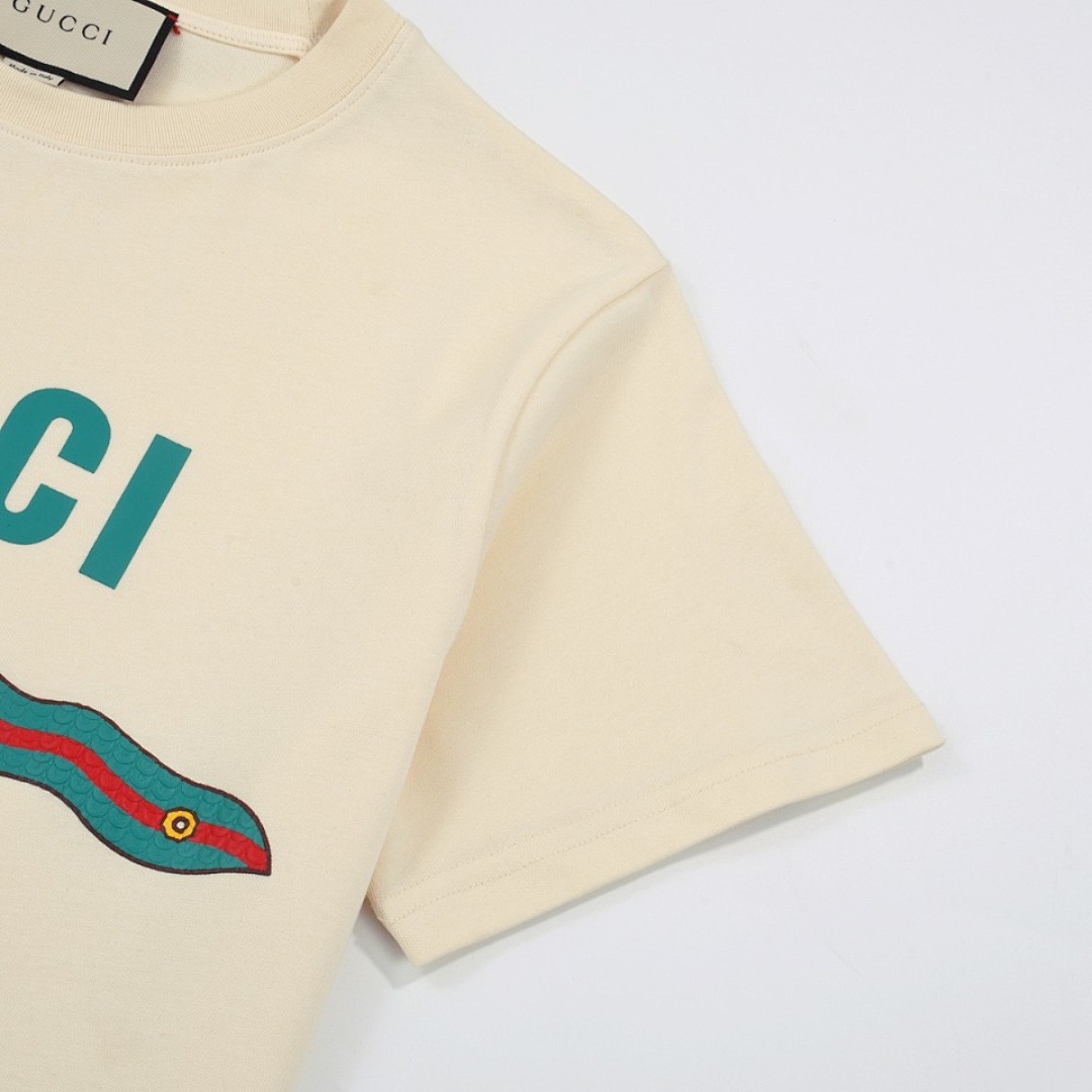 Gucci T-Shirt Style 451 detail view 6