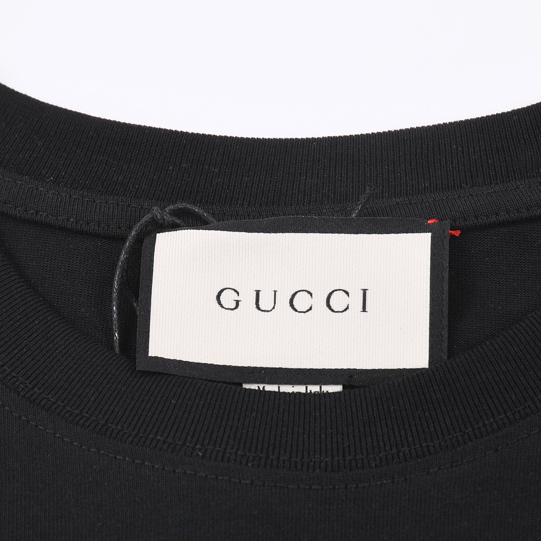 Gucci T-Shirt Style 458 detail view 2