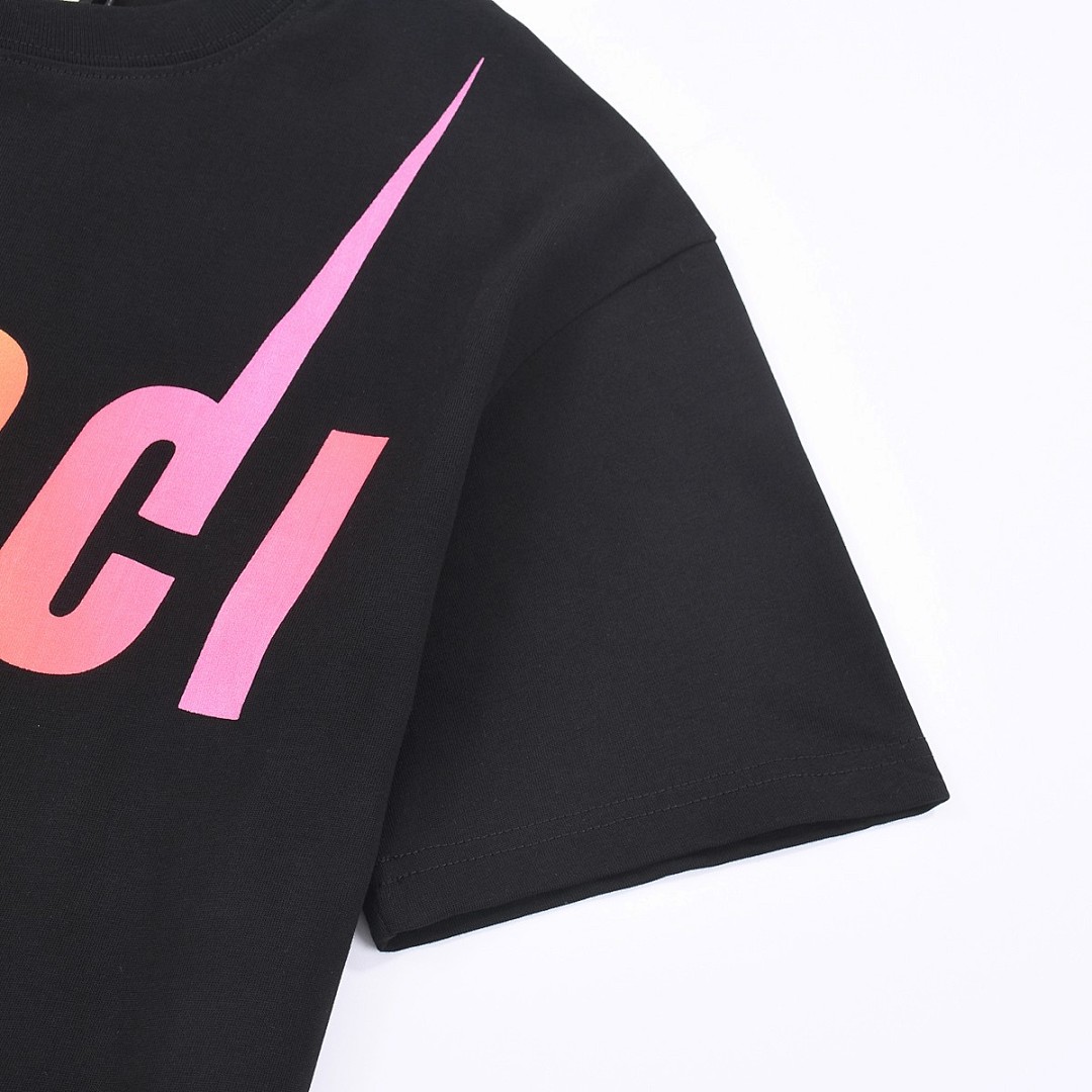 Gucci T-Shirt Style 461 detail view 6