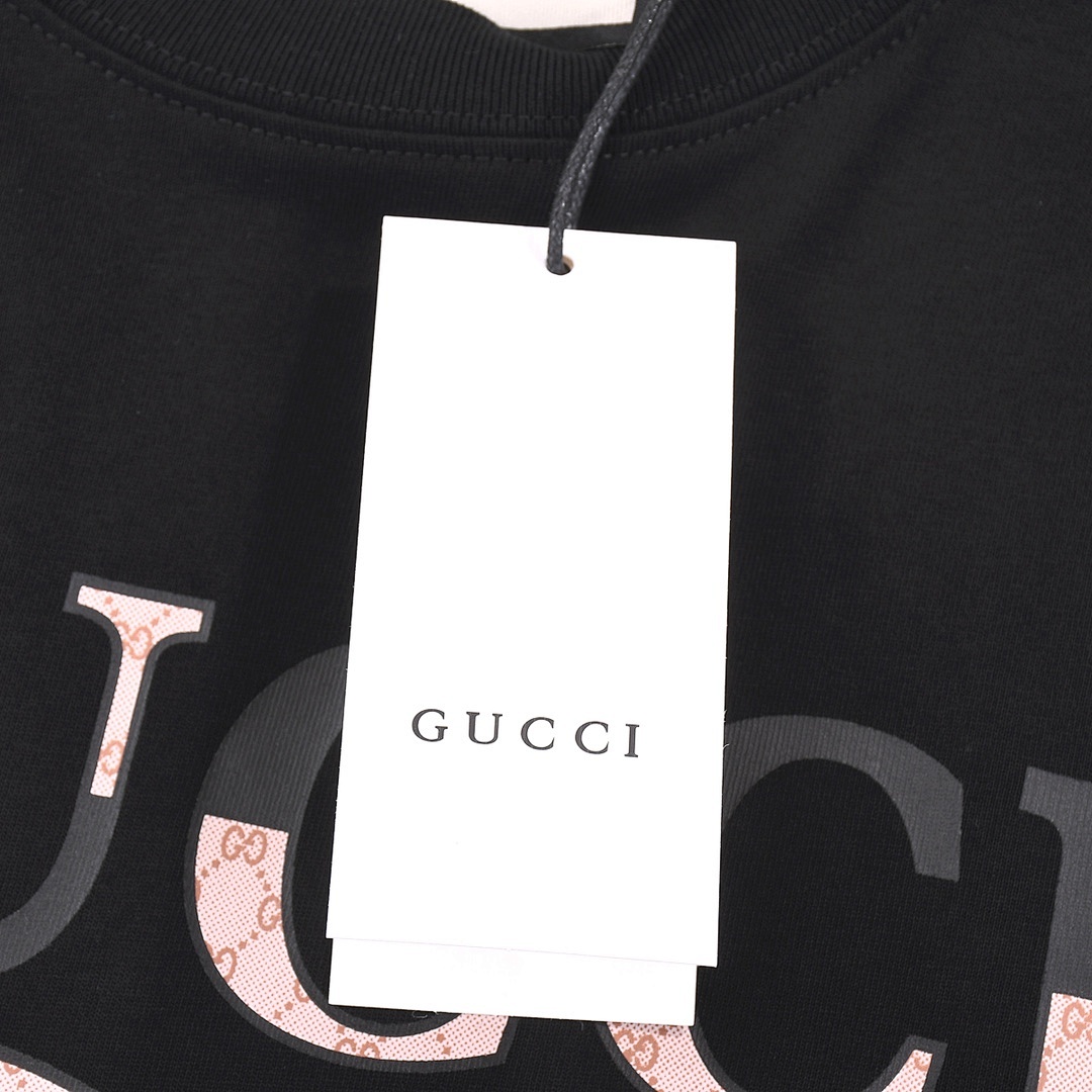 Gucci T-Shirt Style 464 detail view 2