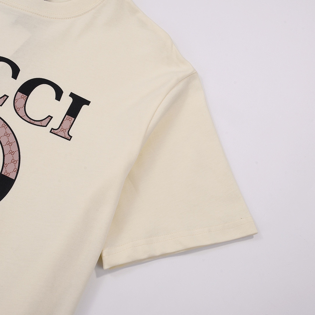 Gucci T-Shirt Style 465 detail view 3