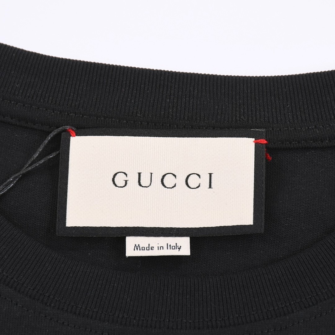 Gucci T-Shirt Style 466 detail view 4