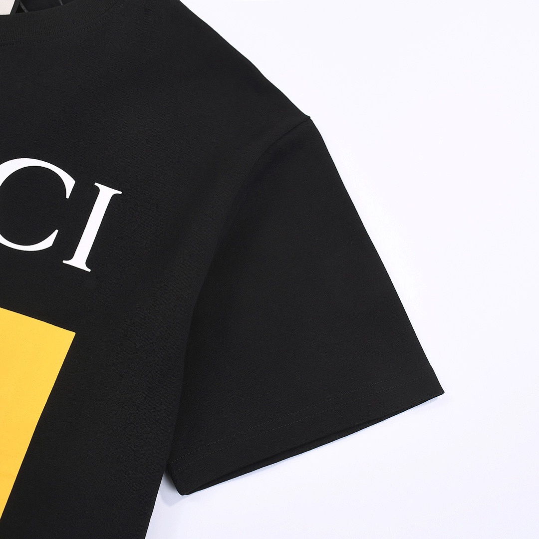 Gucci T-Shirt Style 467 detail view 3