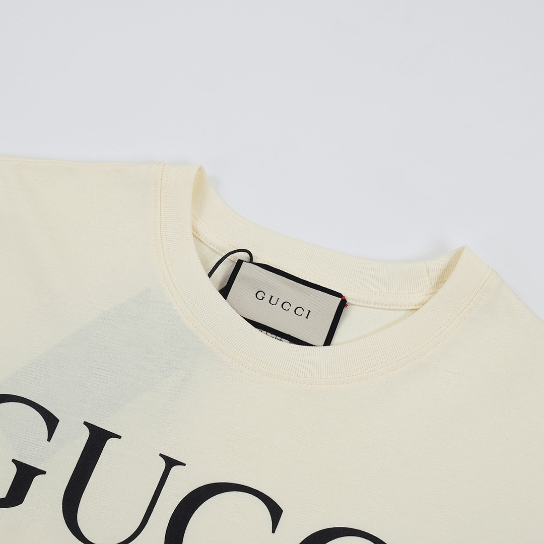 Gucci T-Shirt Style 468 detail view 2