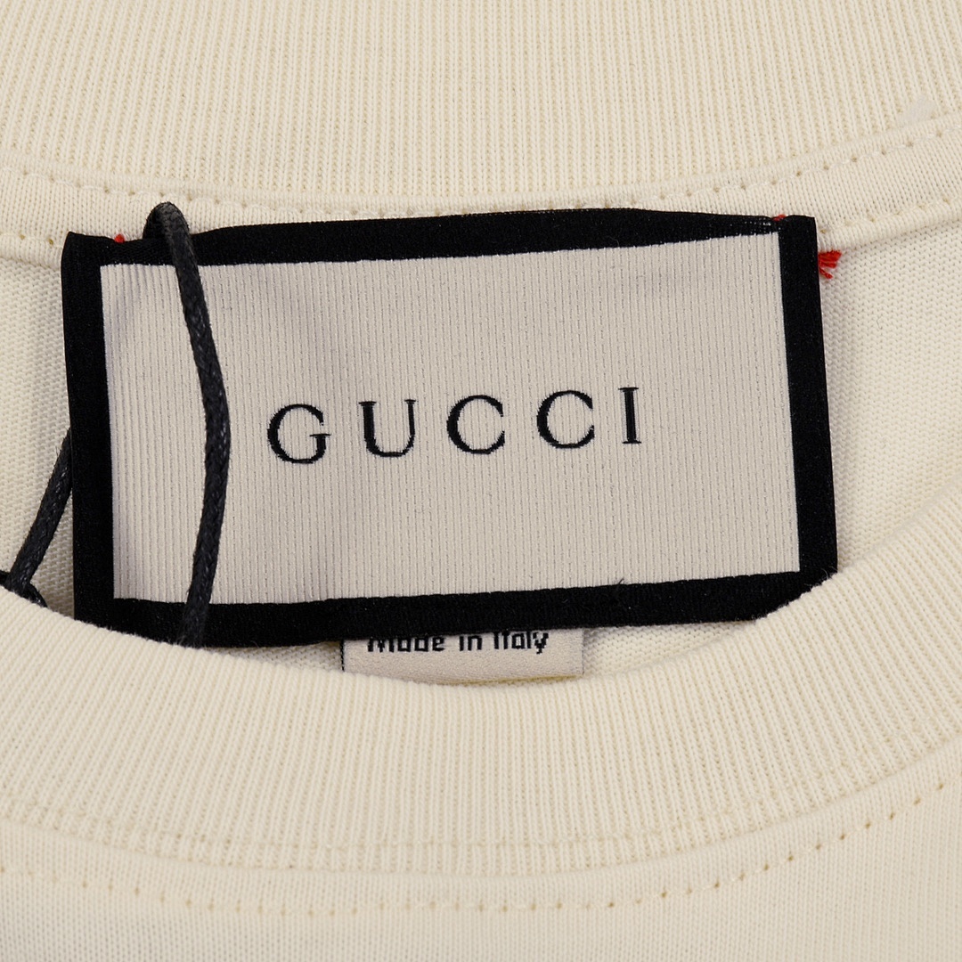 Gucci T-Shirt Style 473 detail view 2