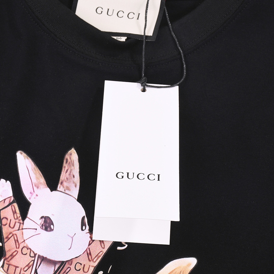 Gucci T-Shirt Style 476 detail view 1