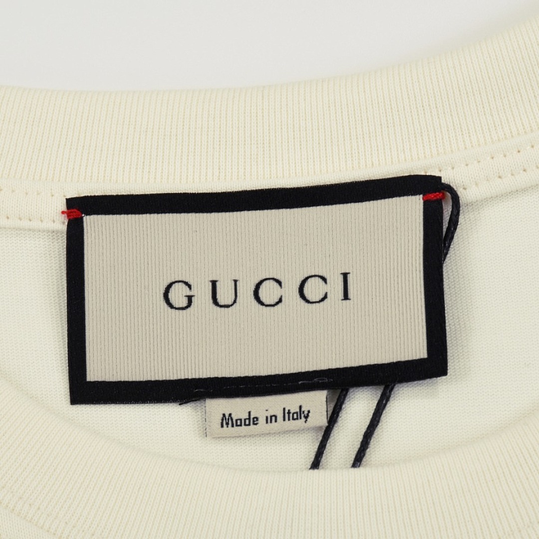 Gucci T-Shirt Style 478 detail view 2