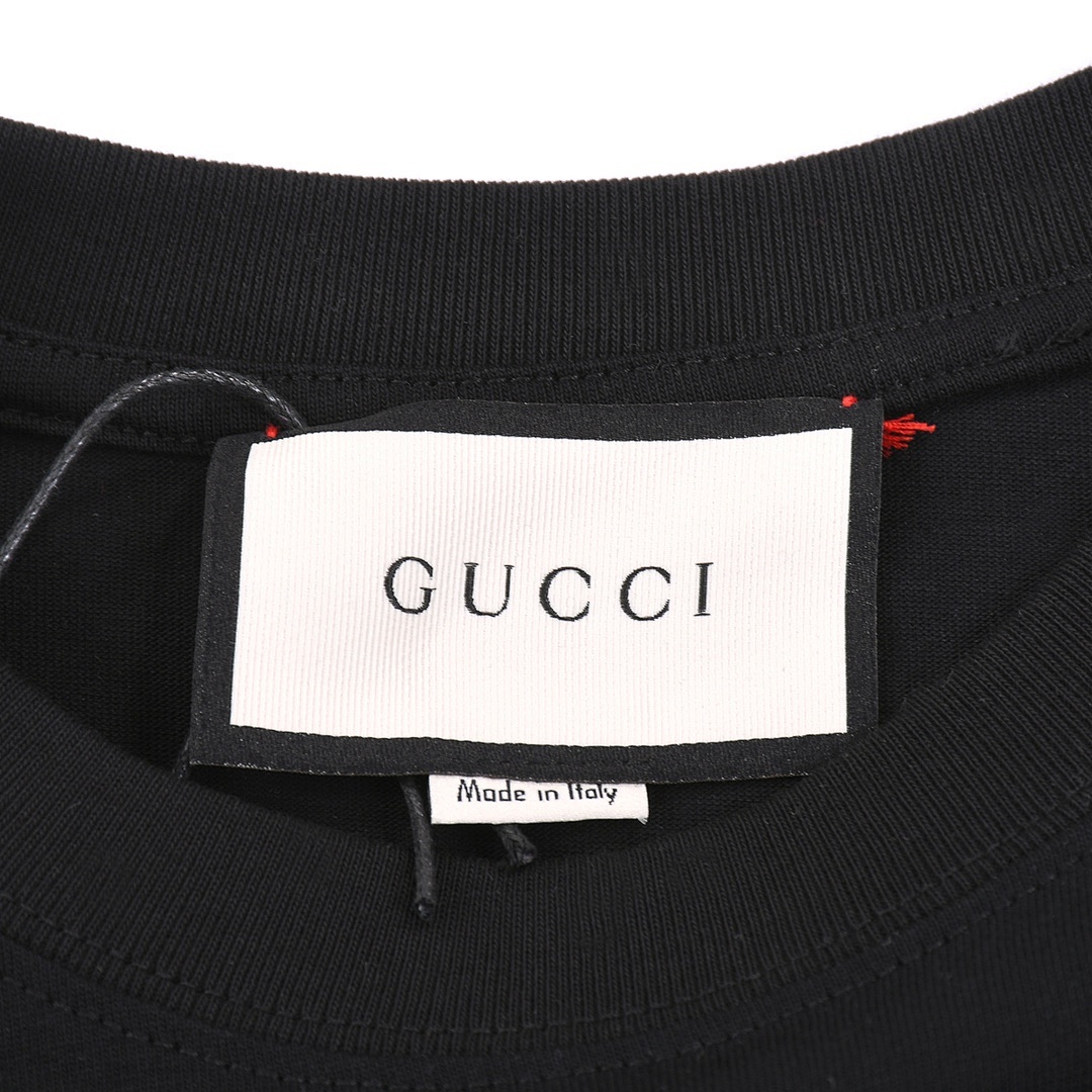 Gucci T-Shirt Style 479 detail view 1