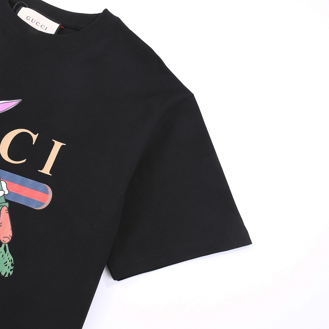 Gucci T-Shirt Style 479 detail view 4
