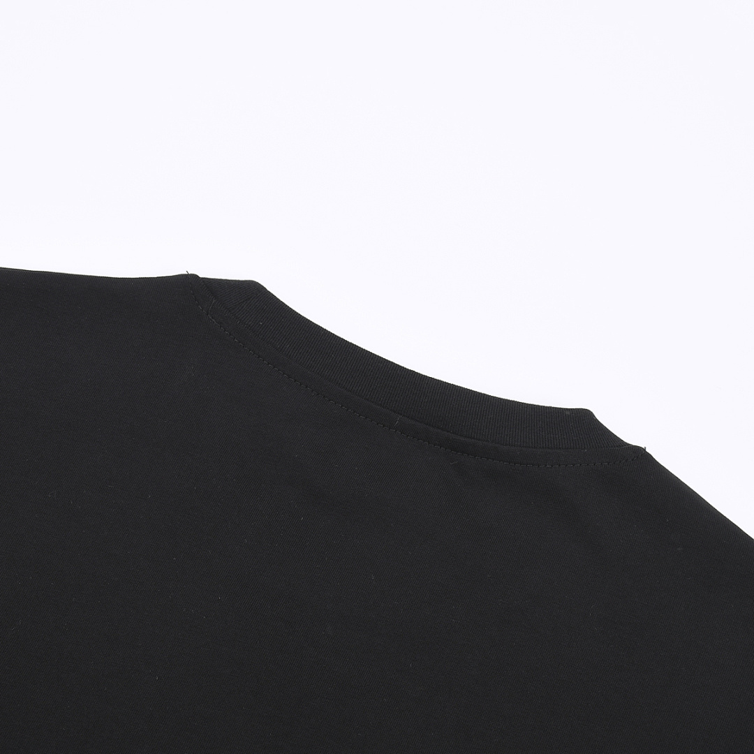 Gucci T-Shirt Style 486 detail view 1