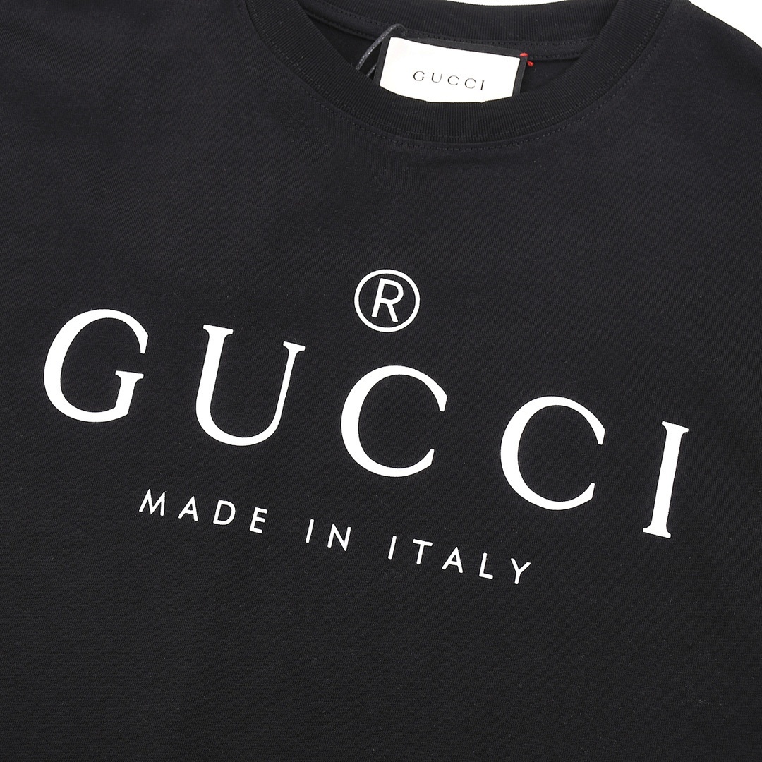 Gucci T-Shirt Style 487 detail view 1