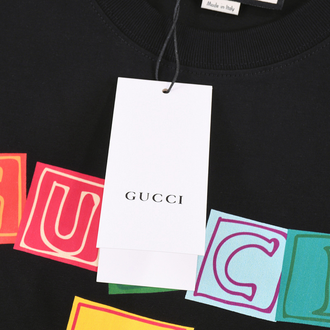 Gucci T-Shirt Style 501 detail view 1