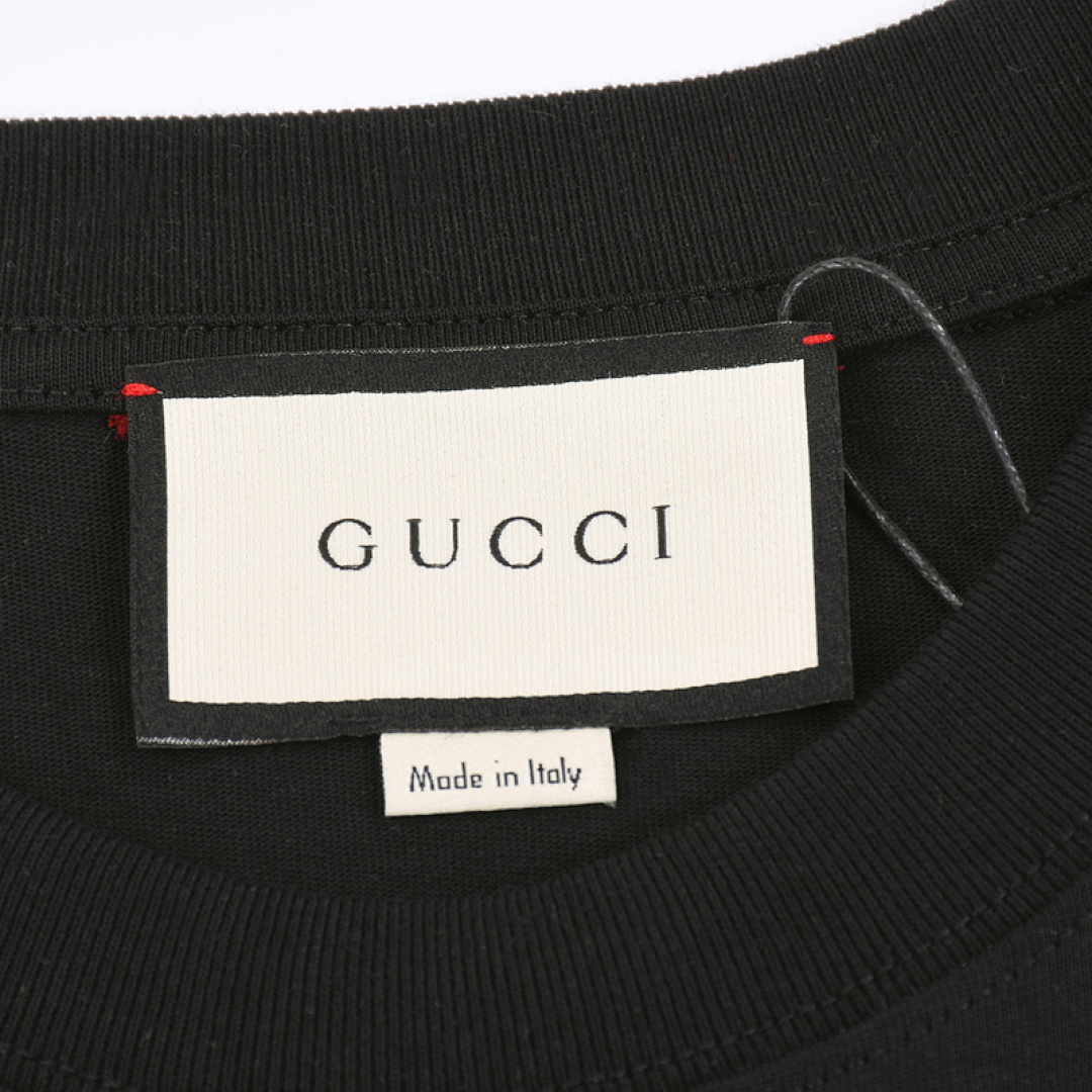 Gucci T-Shirt Style 504 detail view 3