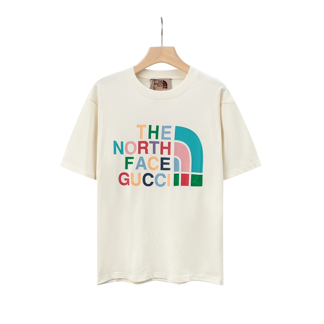 Gucci T-Shirt Style 514 detail view 2