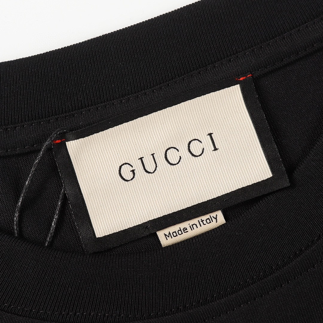 Gucci T-Shirt Style 553 detail view 1