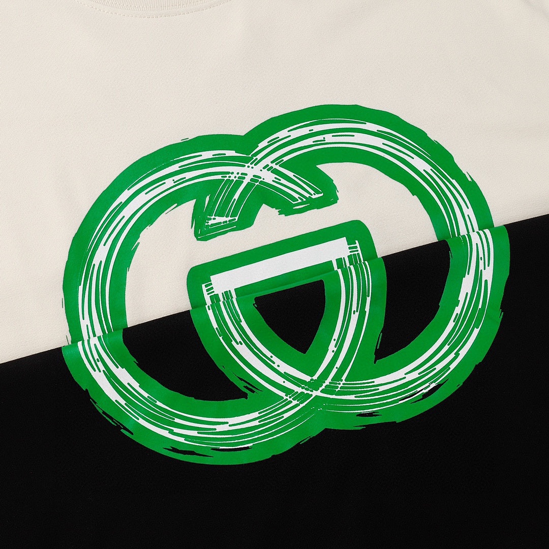 Gucci T-Shirt Style 554 detail view 2