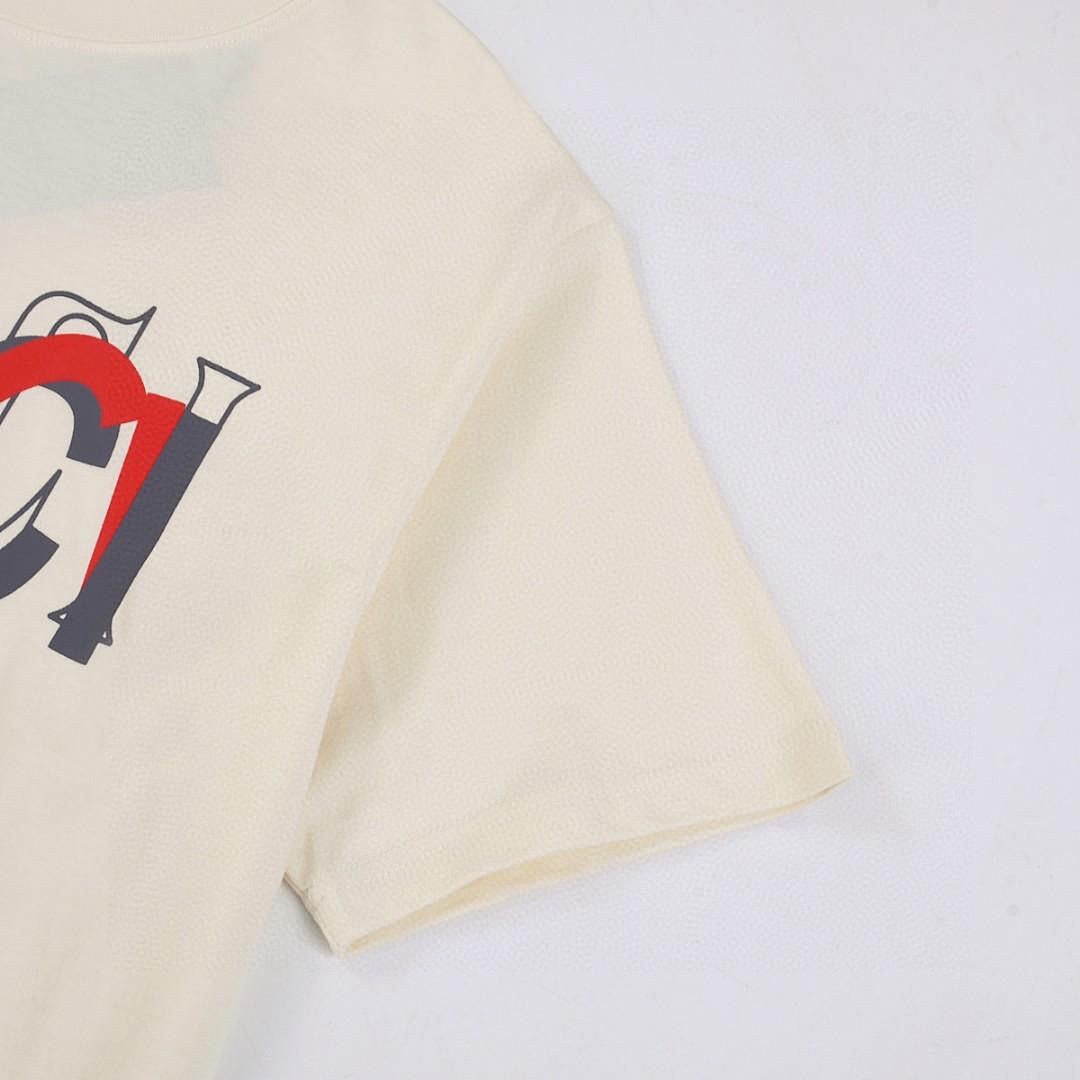 Gucci T-Shirt Style 572 detail view 6