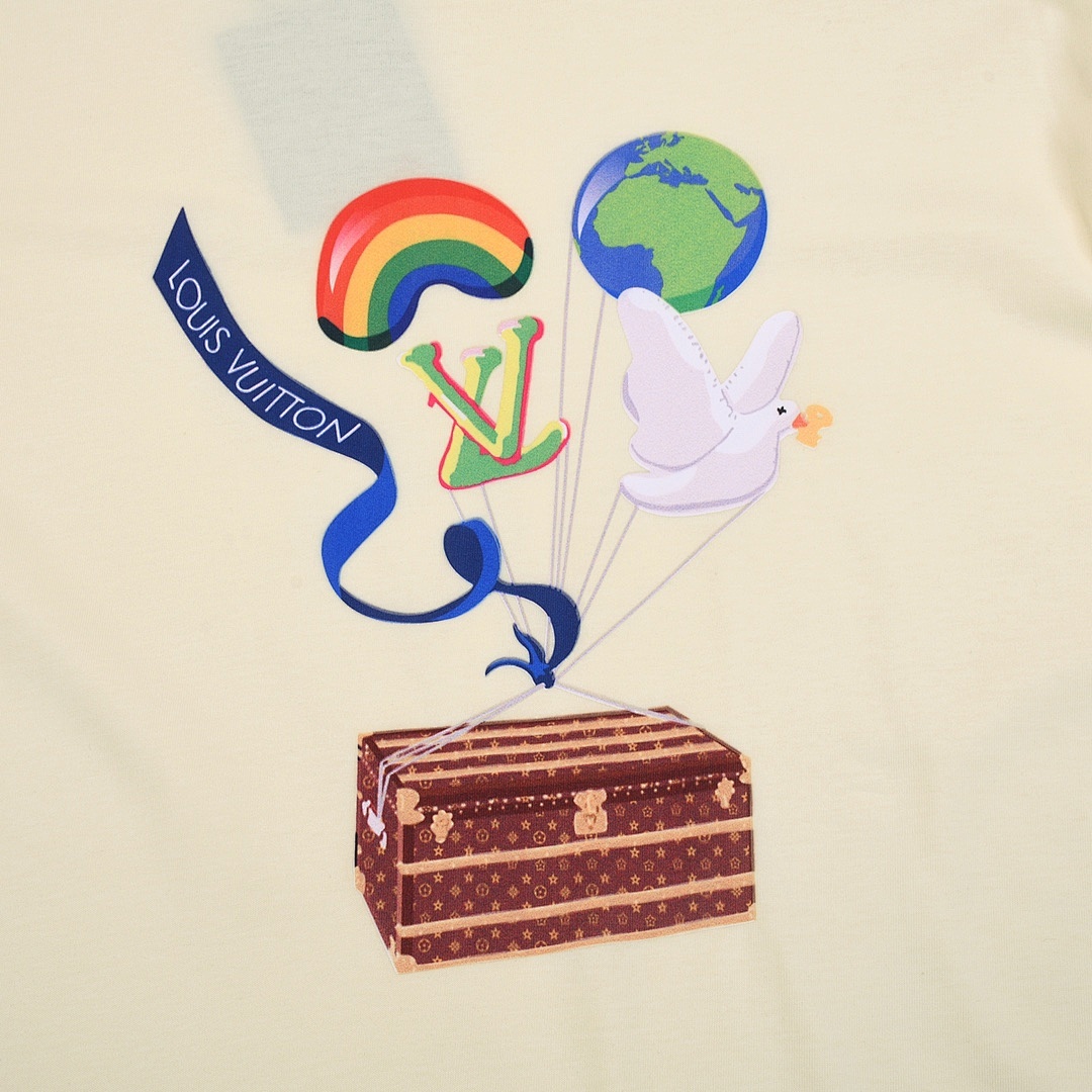 Louis Vuitton T-Shirt Style 440 detail view 2