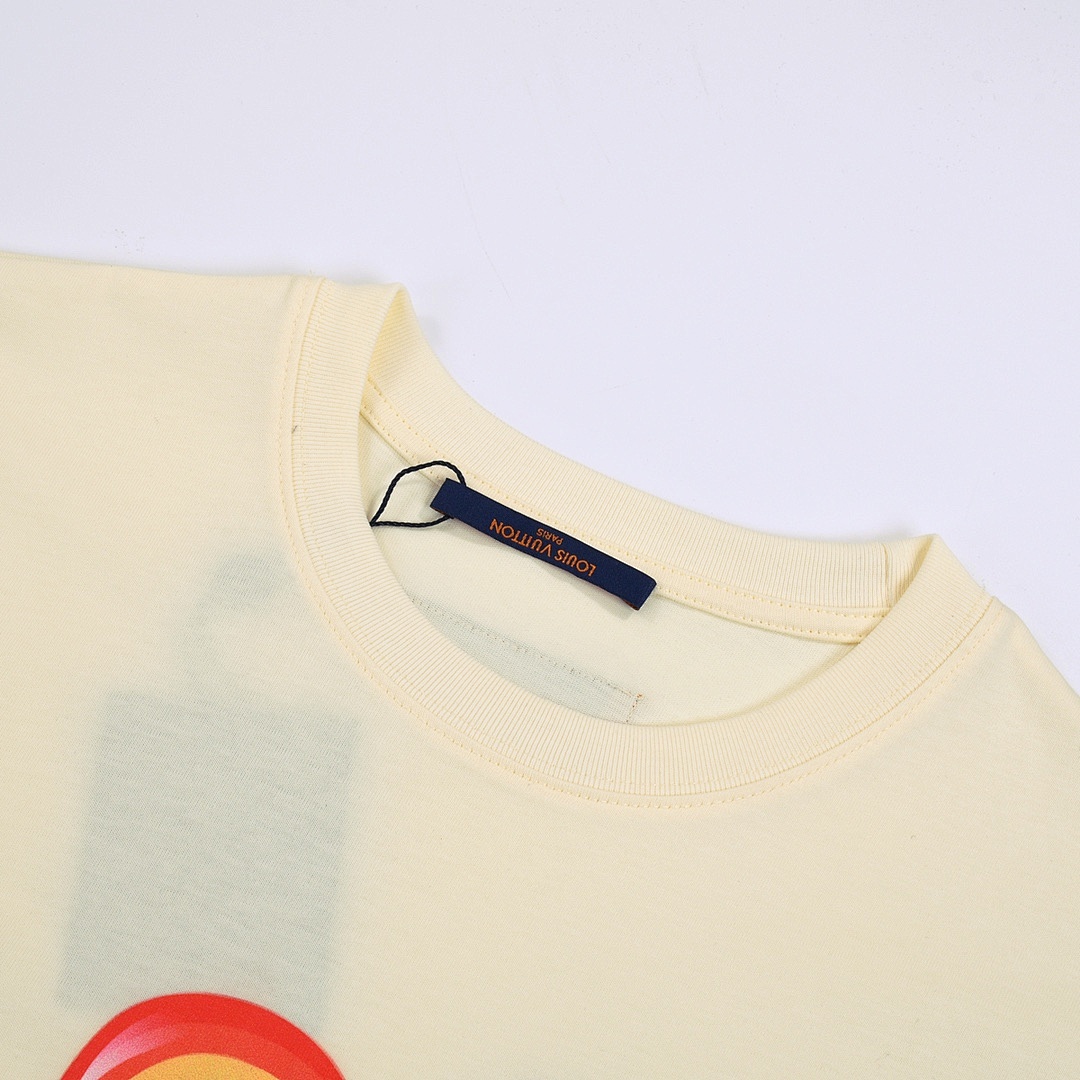 Louis Vuitton T-Shirt Style 440 detail view 3