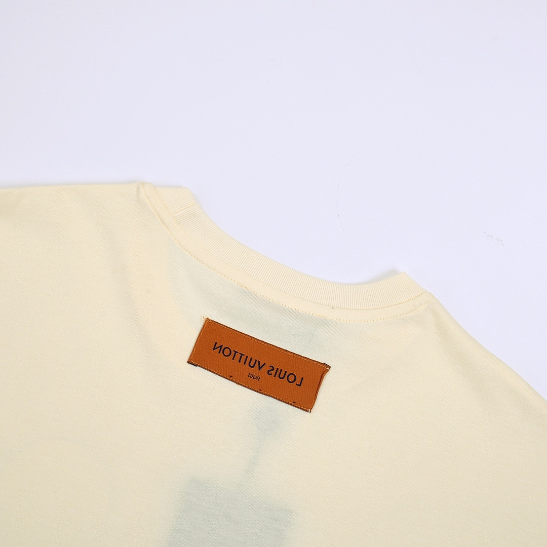 Louis Vuitton T-Shirt Style 440 detail view 4