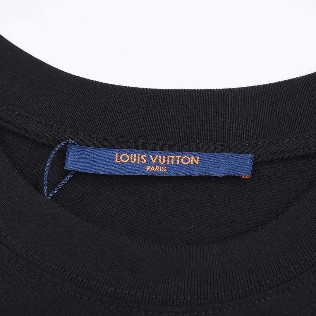 Louis Vuitton T-Shirt Style 441 detail view 3