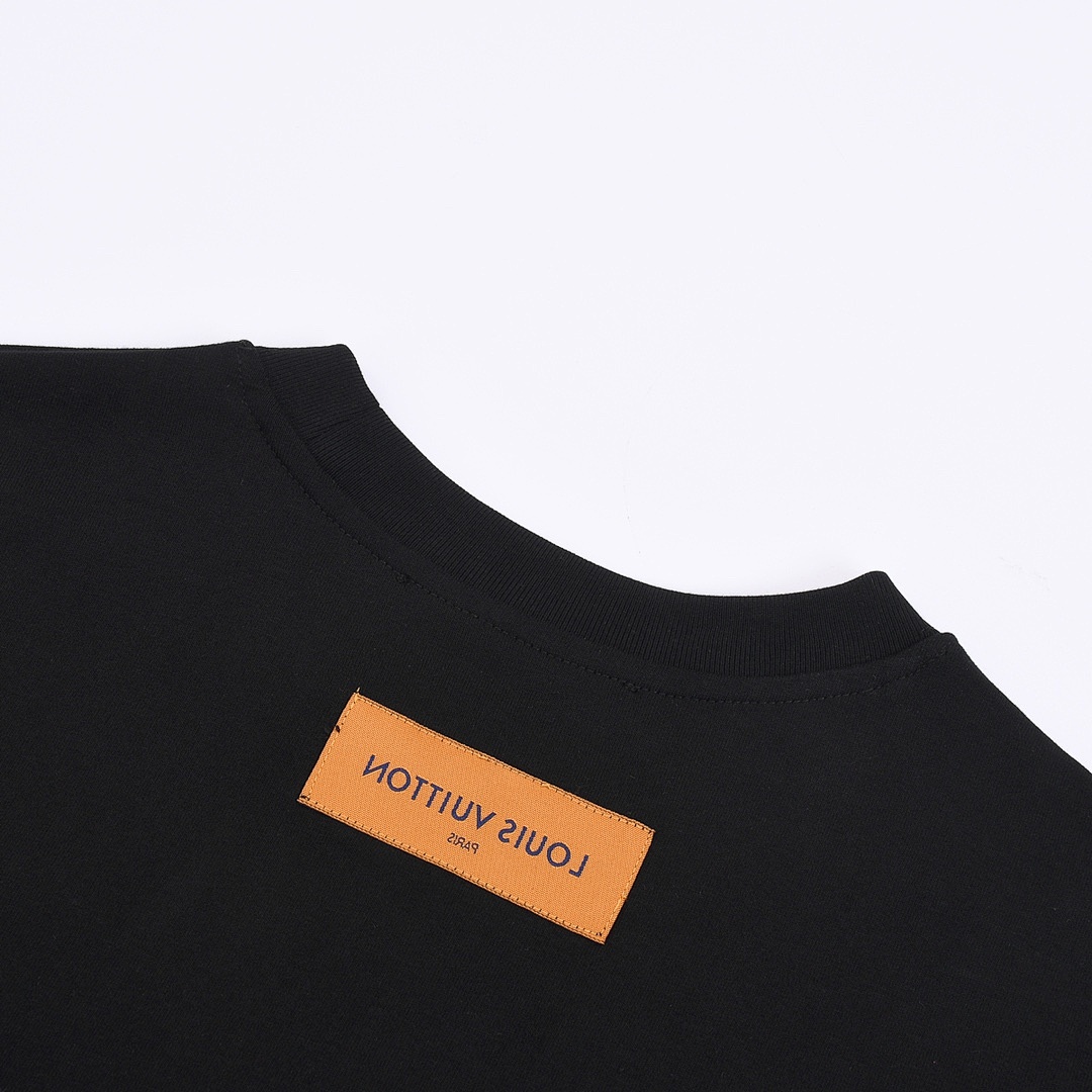 Louis Vuitton T-Shirt Style 441 detail view 4