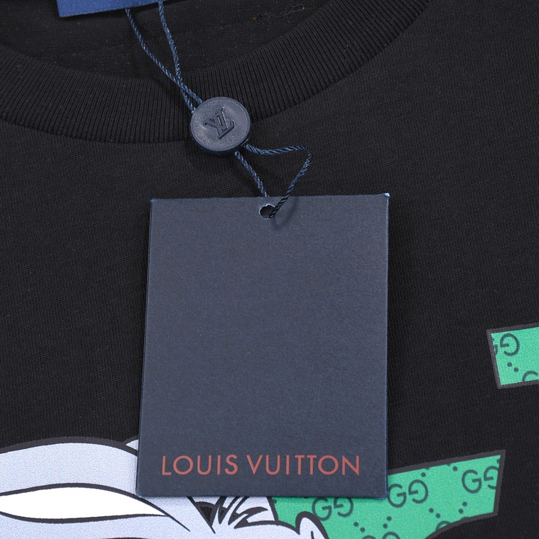 Louis Vuitton T-Shirt Style 444 detail view 2