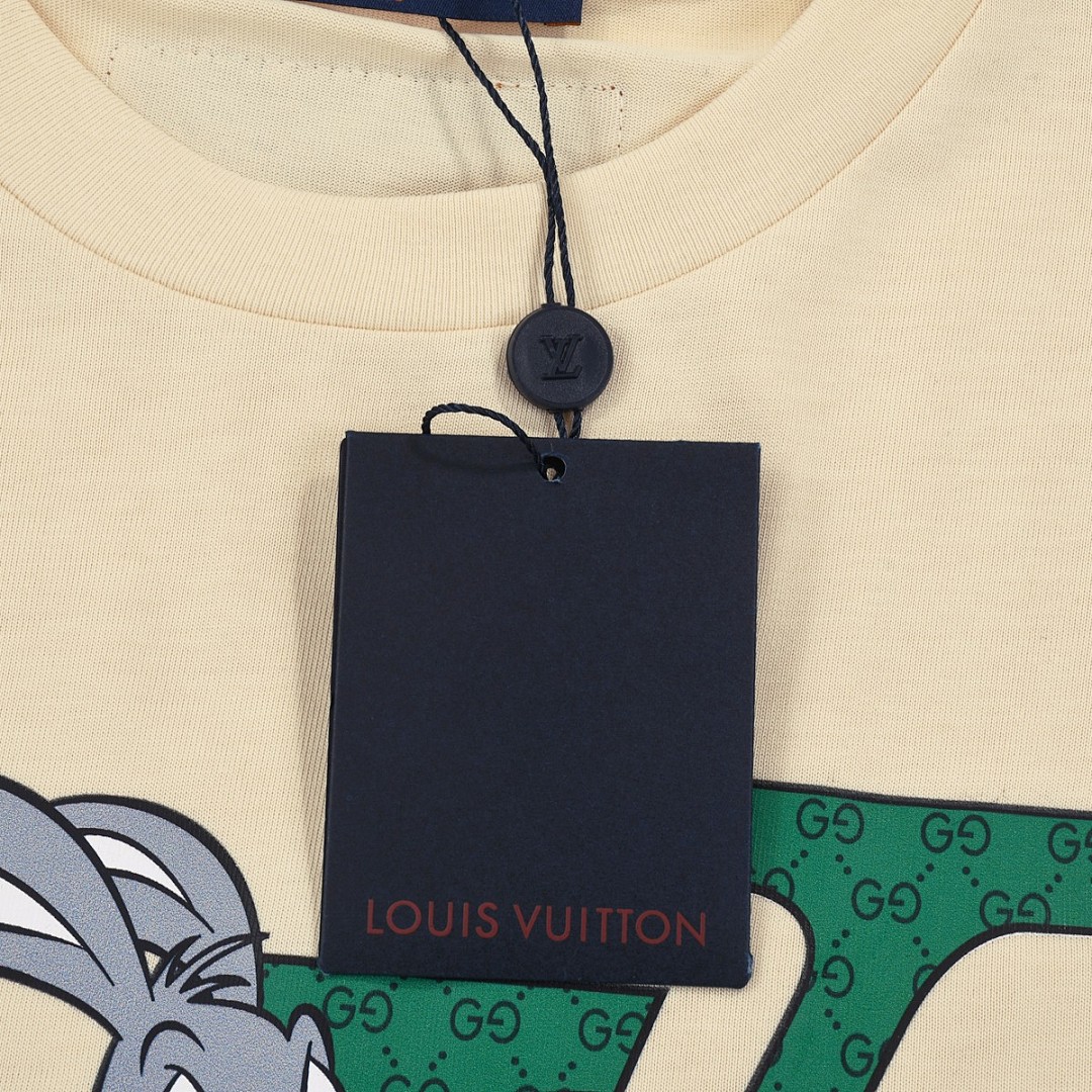 Louis Vuitton T-Shirt Style 445 detail view 2