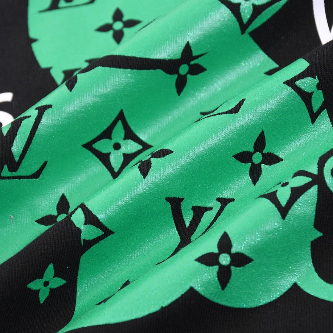 Louis Vuitton T-Shirt Style 450 detail view 2