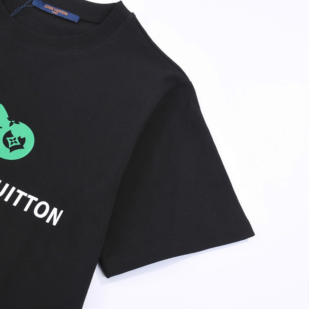 Louis Vuitton T-Shirt Style 450 detail view 7