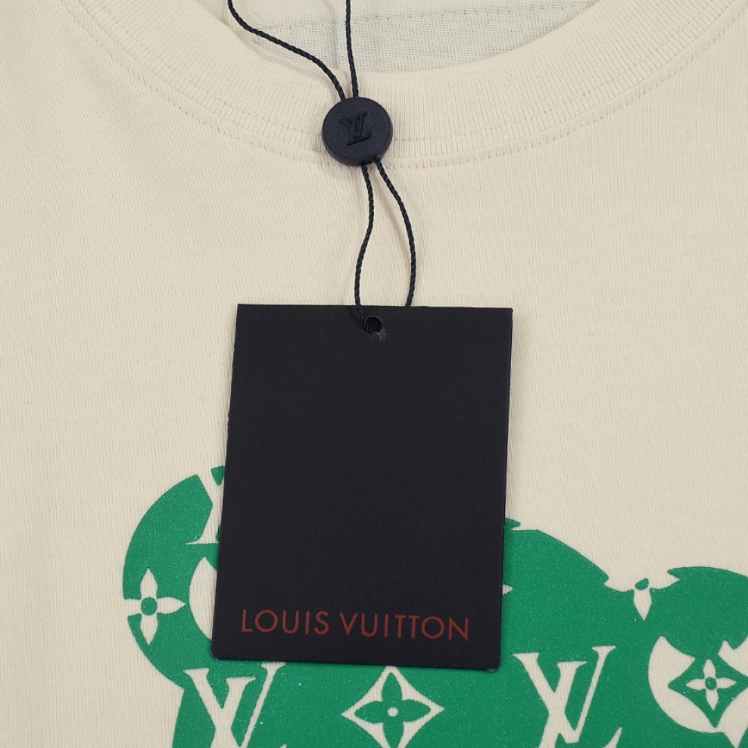 Louis Vuitton T-Shirt Style 452 detail view 2