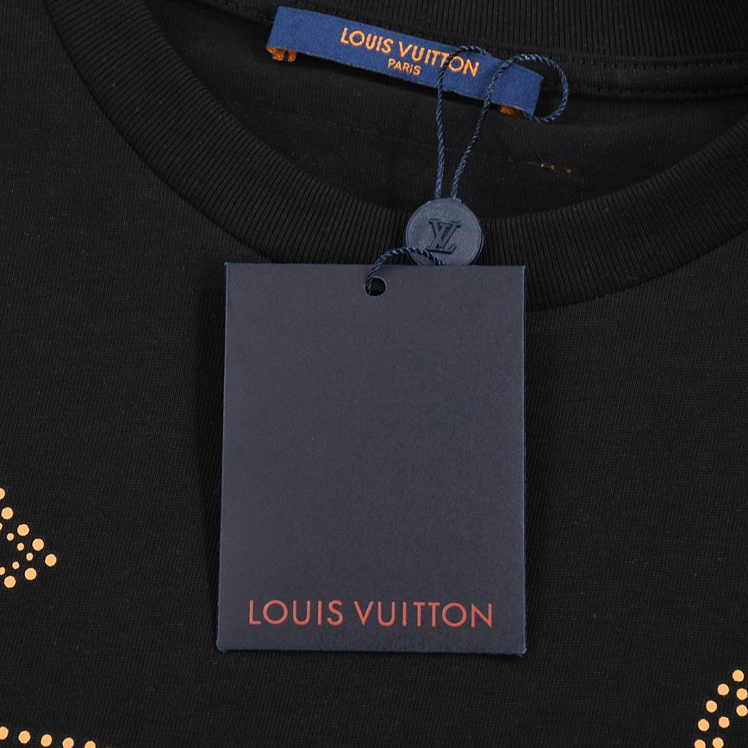 Louis Vuitton T-Shirt Style 453 detail view 3