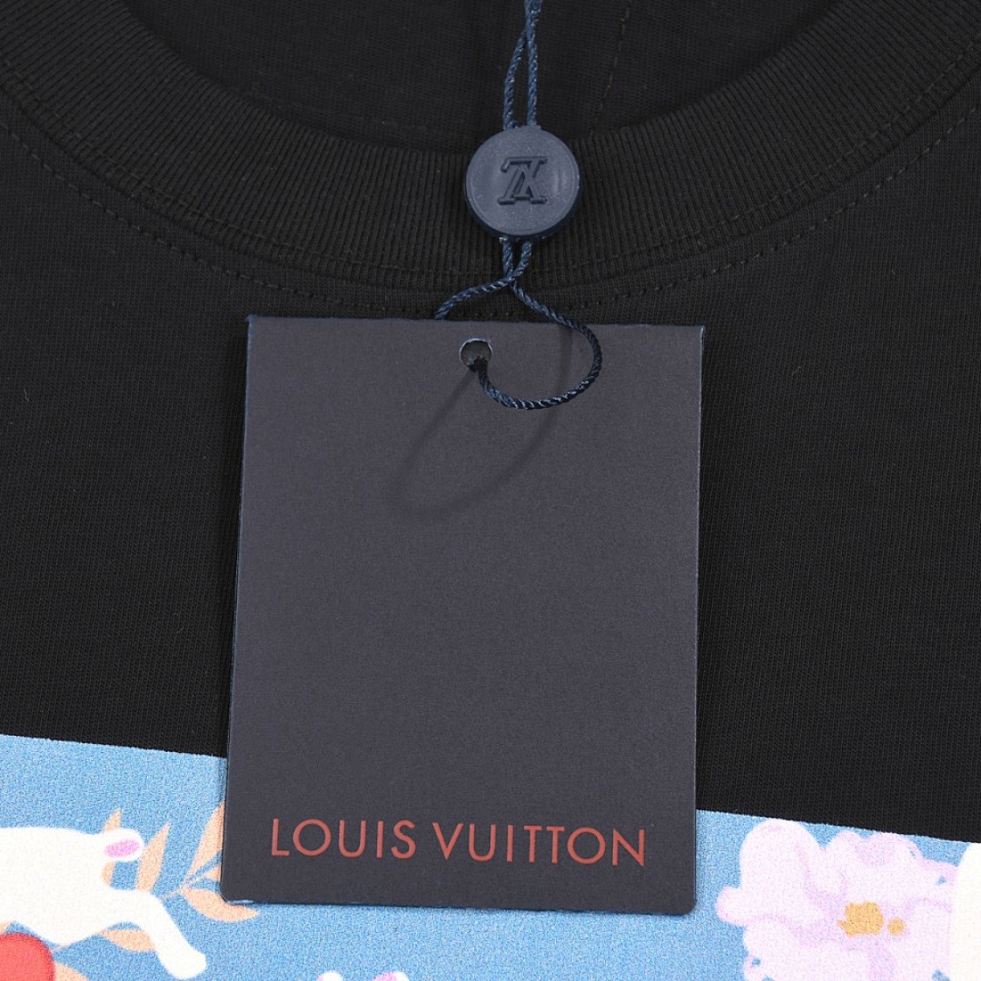 Louis Vuitton T-Shirt Style 455 detail view 2
