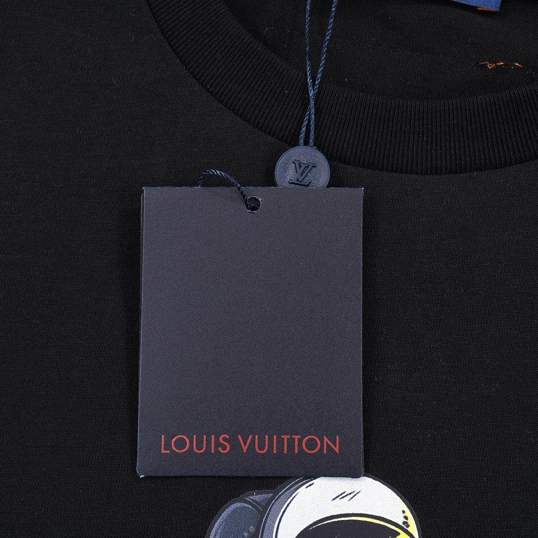 Louis Vuitton T-Shirt Style 464 detail view 1